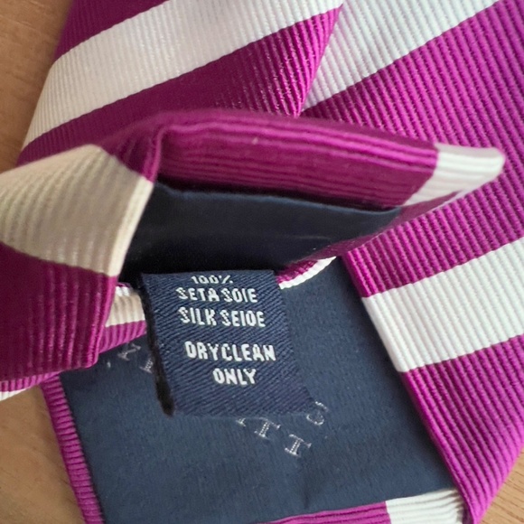 Charles Tyrwhitt striped 100% silk tie 60" L 3.5" W purple white classic office - Picture 4 of 4